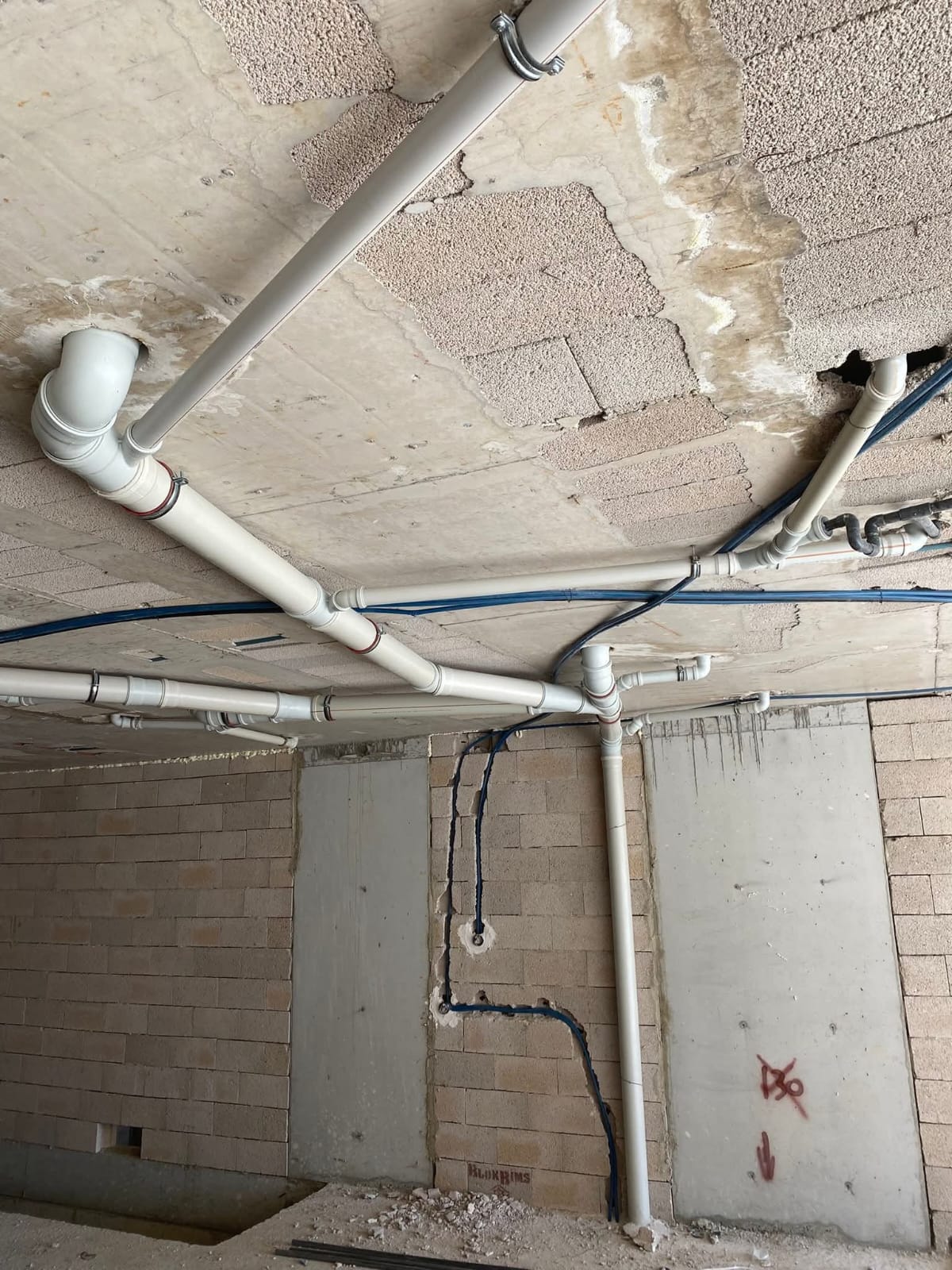 eeb6cb43 6437 4550 bef8 96158b9c03db